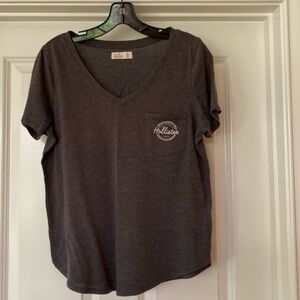 Hollister Women's V-Neck Pocket T-Shirt Dark Gray Casual T-Shirt